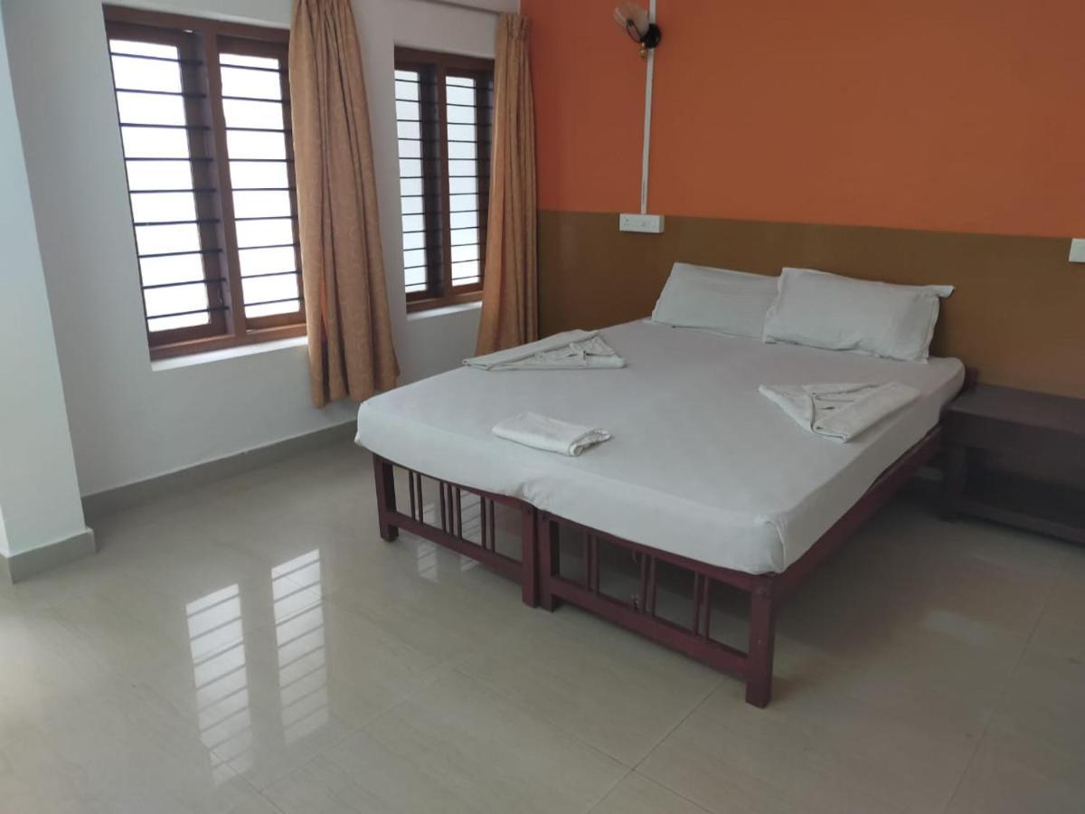 New Kovalam Beach Hotel Dış mekan fotoğraf