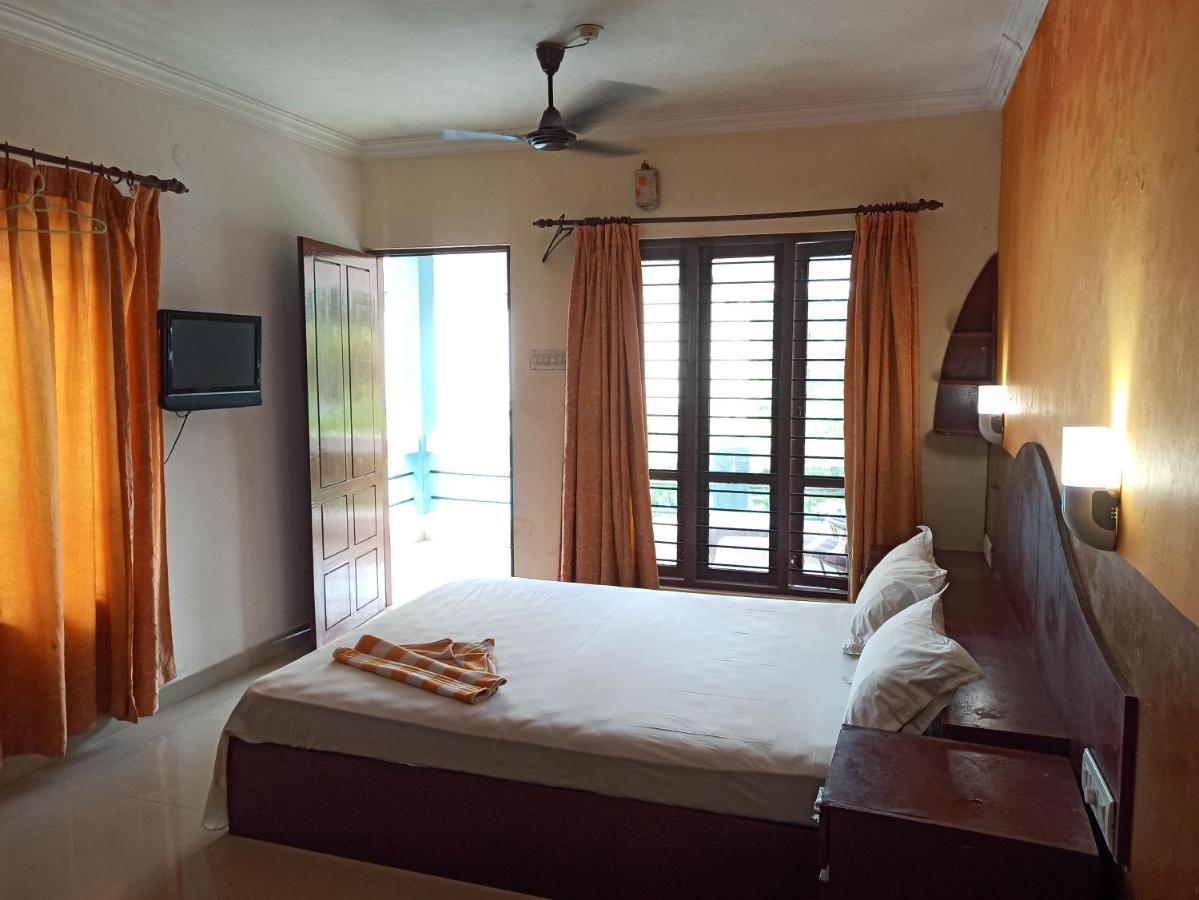New Kovalam Beach Hotel Dış mekan fotoğraf