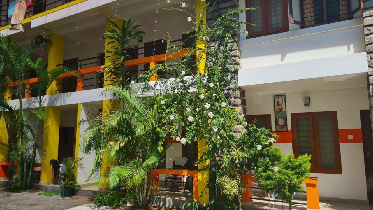 New Kovalam Beach Hotel Dış mekan fotoğraf