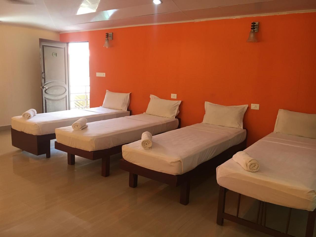 New Kovalam Beach Hotel Dış mekan fotoğraf