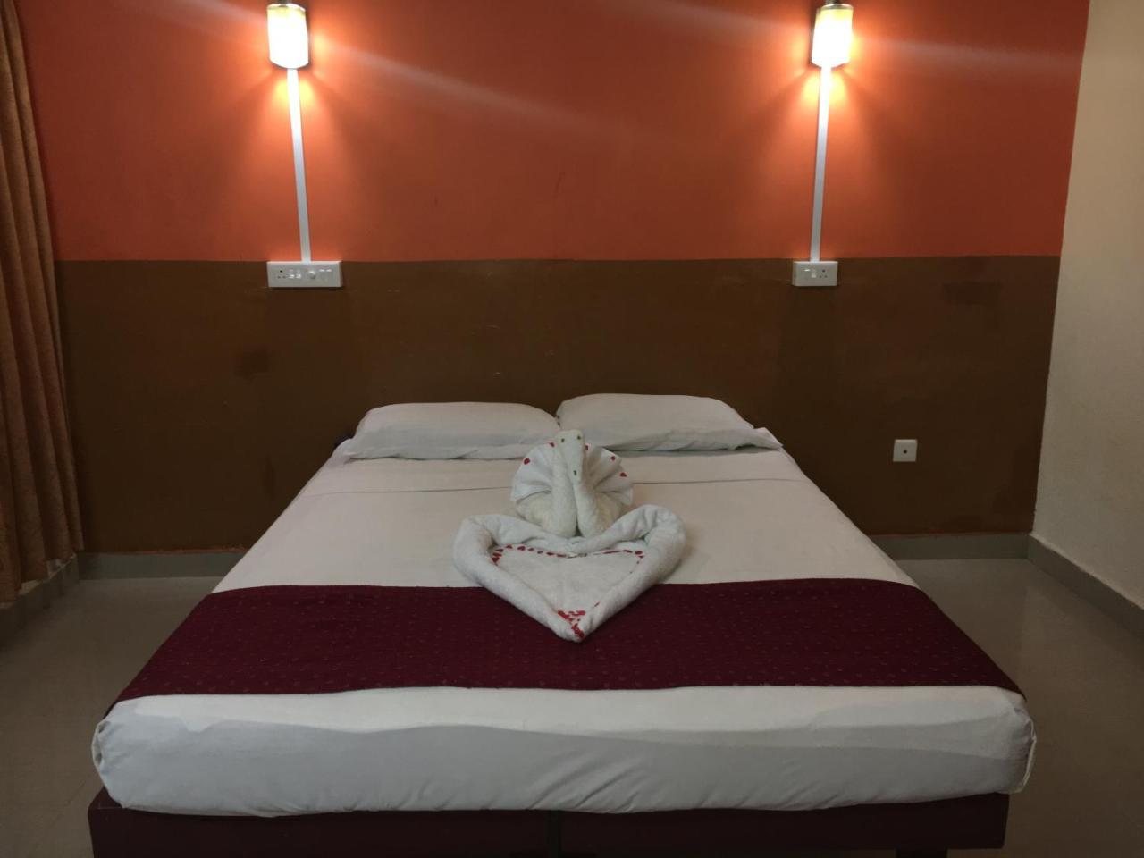 New Kovalam Beach Hotel Dış mekan fotoğraf